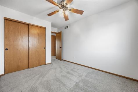 3425 Falcon View Road SW Cedar Rapids IA 52404