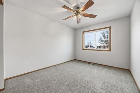 3425 Falcon View Road SW Cedar Rapids IA 52404