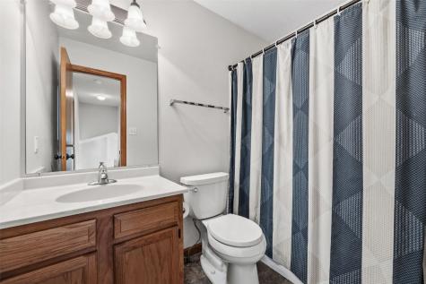 3425 Falcon View Road SW Cedar Rapids IA 52404