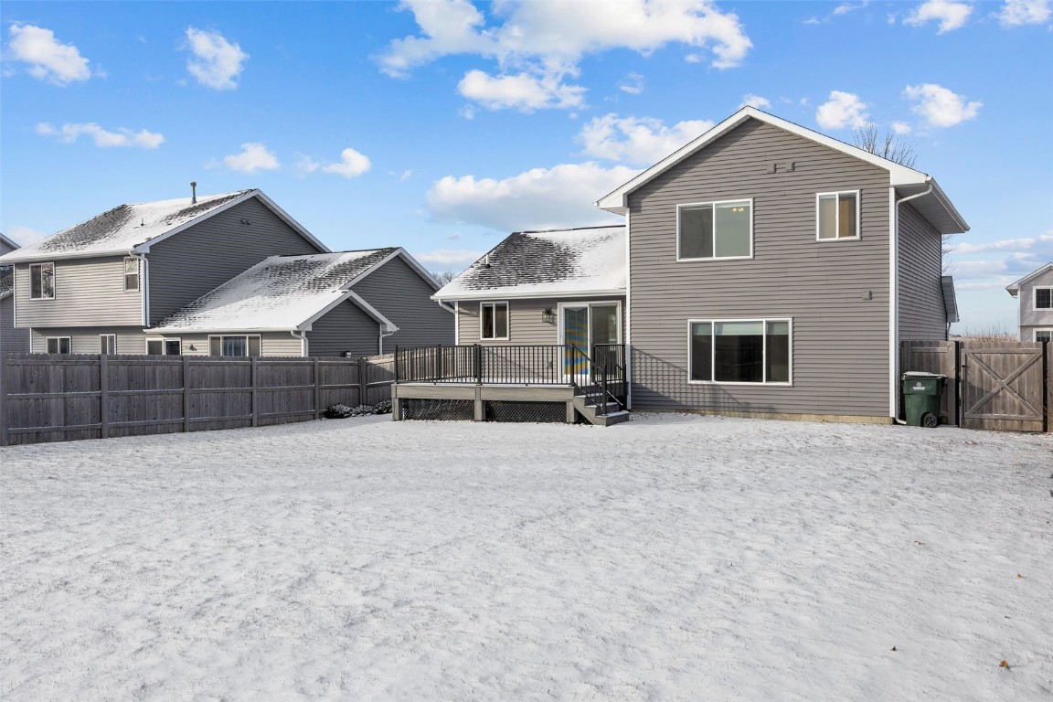 3425 Falcon View Road SW Cedar Rapids IA 52404