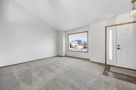 3425 Falcon View Road SW Cedar Rapids IA 52404