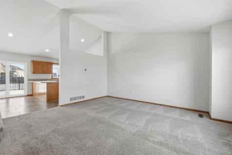 3425 Falcon View Road SW Cedar Rapids IA 52404