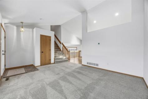 3425 Falcon View Road SW Cedar Rapids IA 52404