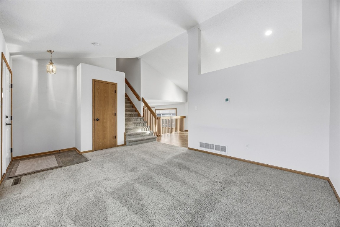 3425 Falcon View Road SW Cedar Rapids IA 52404