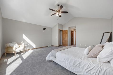 5510 Hunters Ridge Court Marion IA 52302