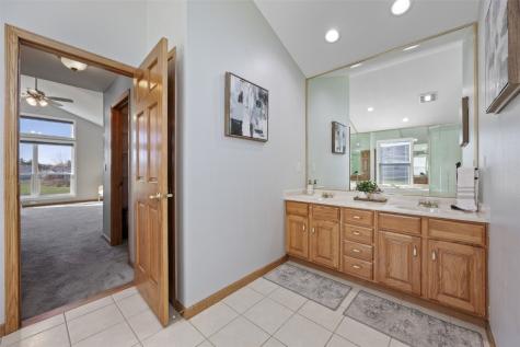 5510 Hunters Ridge Court Marion IA 52302