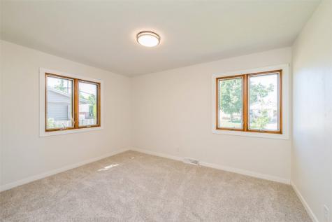 4629 Danbury Street NE Cedar Rapids IA 52402