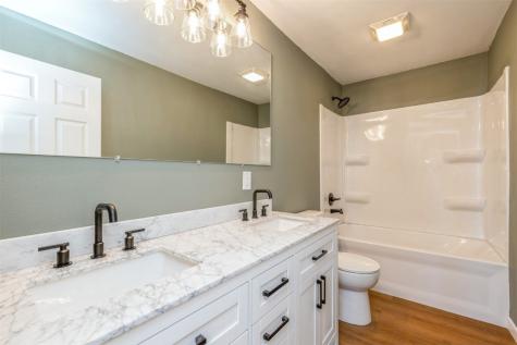 4629 Danbury Street NE Cedar Rapids IA 52402