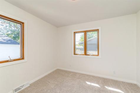 4629 Danbury Street NE Cedar Rapids IA 52402