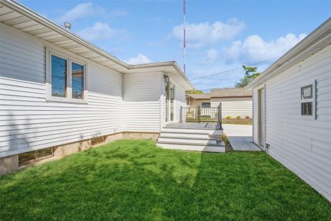4629 Danbury Street NE Cedar Rapids IA 52402