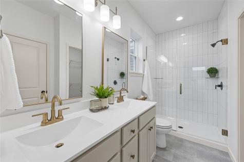 229 Mccarran Avenue NE Cedar Rapids IA 52402