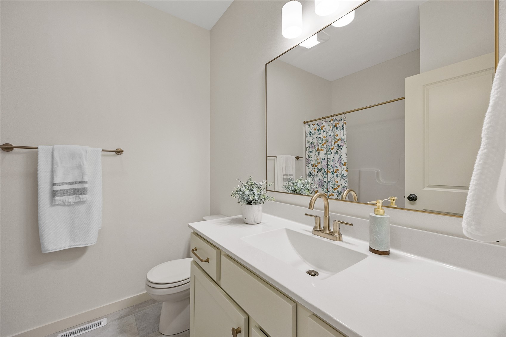 229 Mccarran Avenue NE Cedar Rapids IA 52402