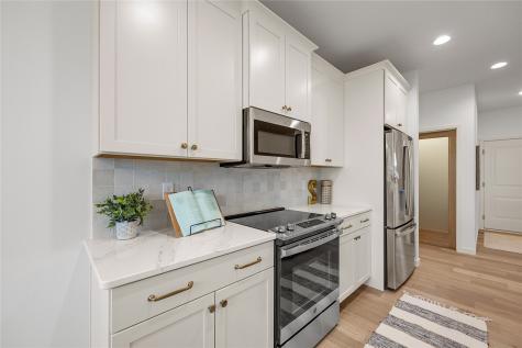229 Mccarran Avenue NE Cedar Rapids IA 52402