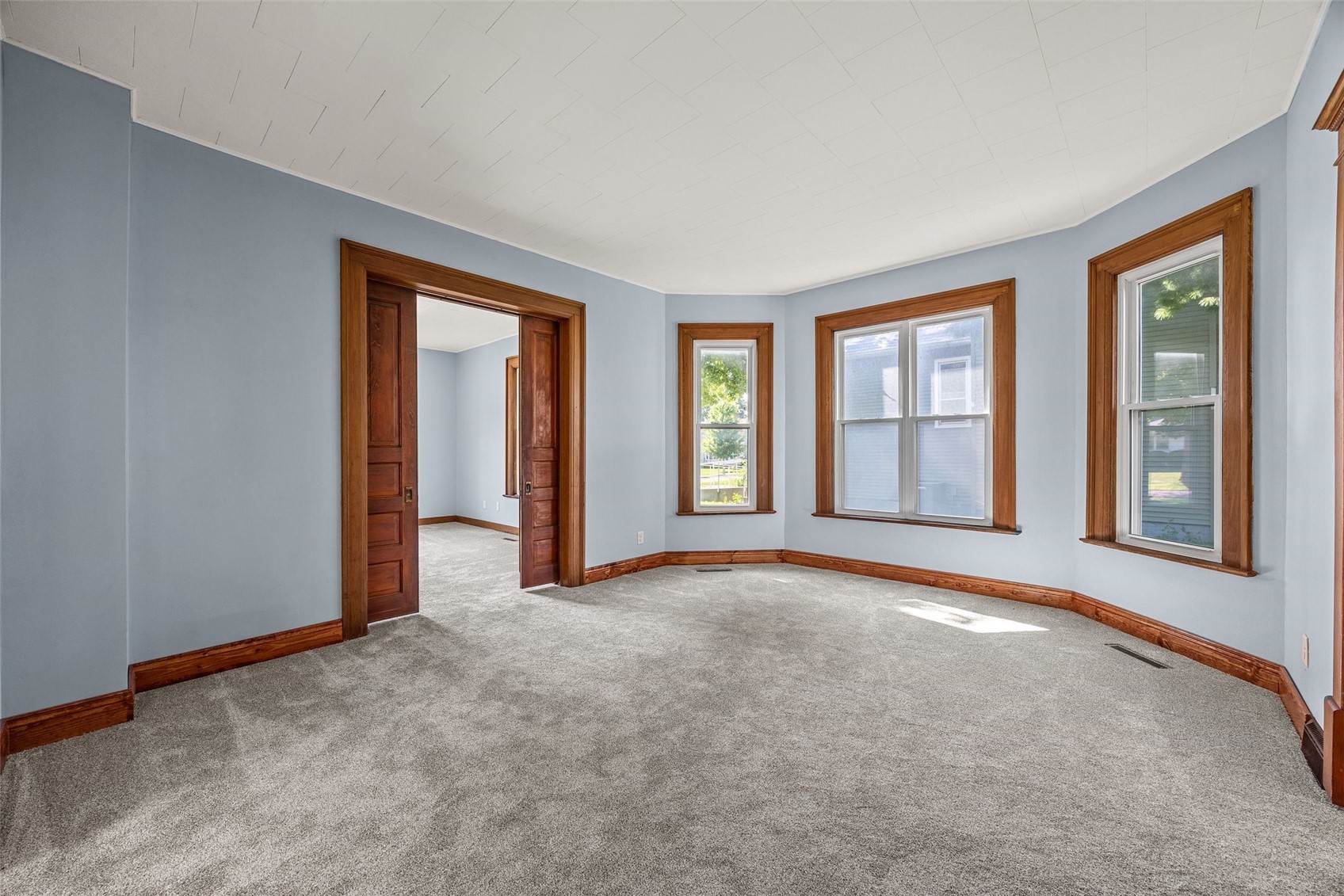 1806 8th Avenue Belle Plaine IA 52208