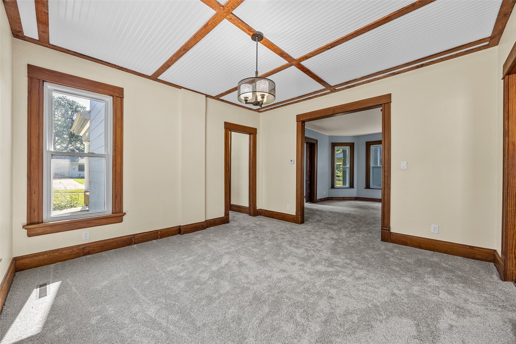 1806 8th Avenue Belle Plaine IA 52208