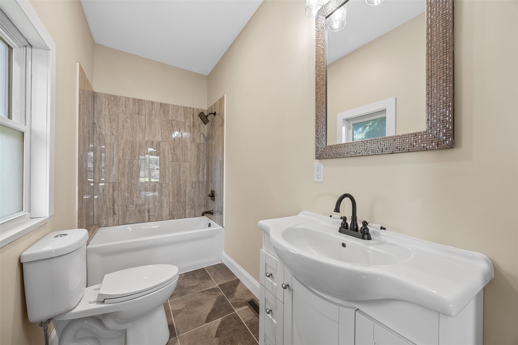 1806 8th Avenue Belle Plaine IA 52208