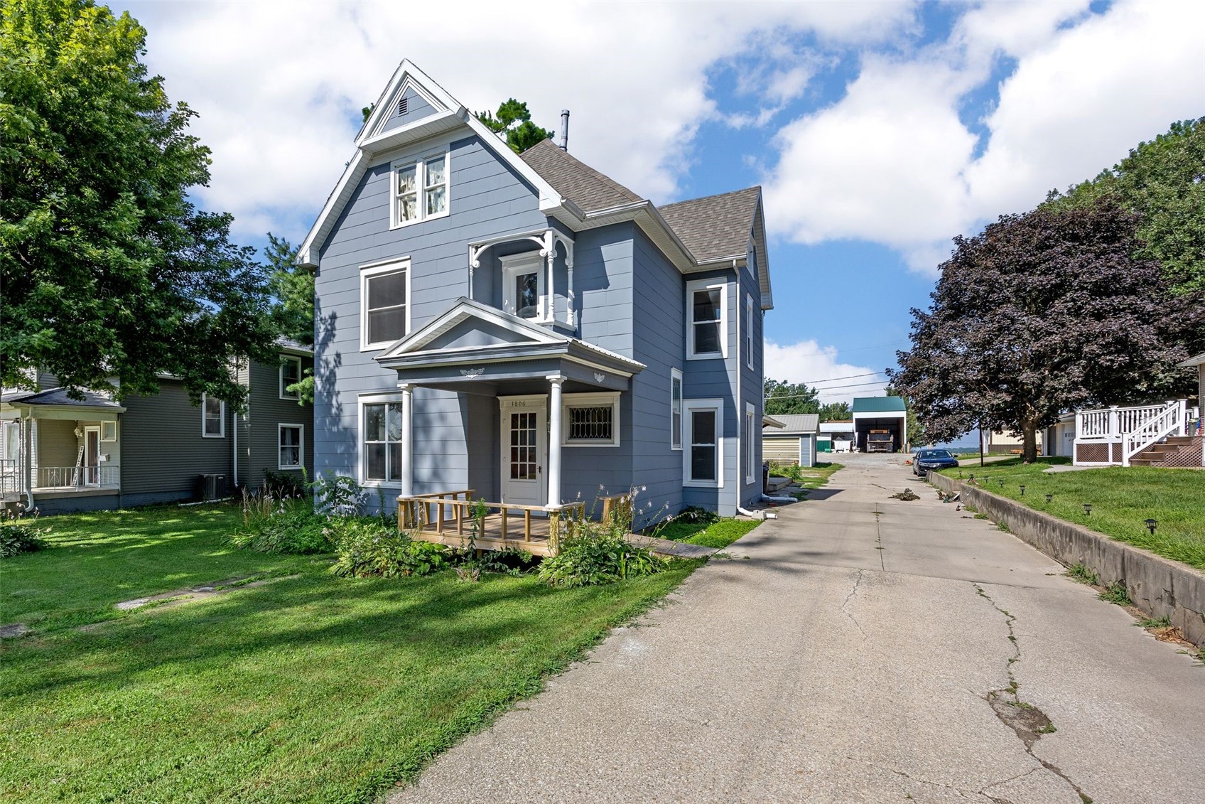 1806 8th Avenue Belle Plaine IA 52208