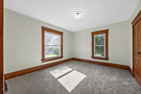 1806 8th Avenue Belle Plaine IA 52208