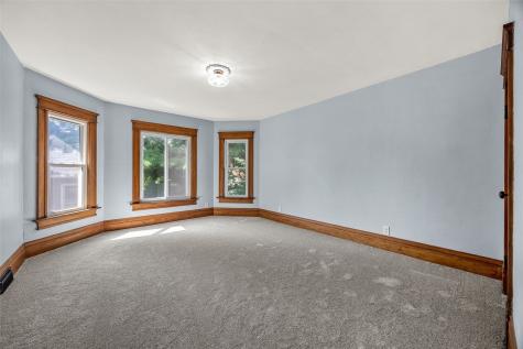 1806 8th Avenue Belle Plaine IA 52208