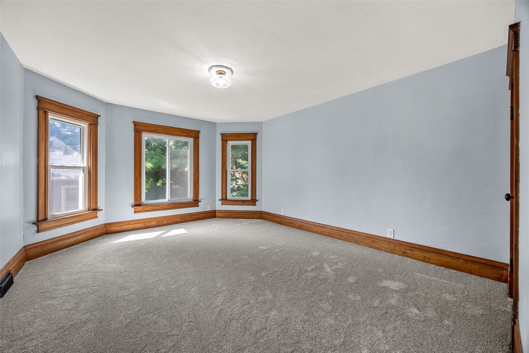 1806 8th Avenue Belle Plaine IA 52208