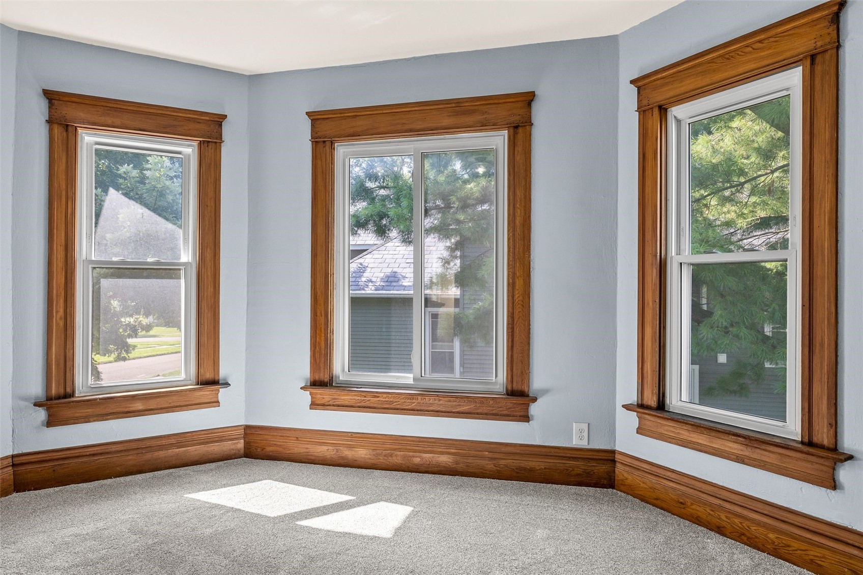 1806 8th Avenue Belle Plaine IA 52208
