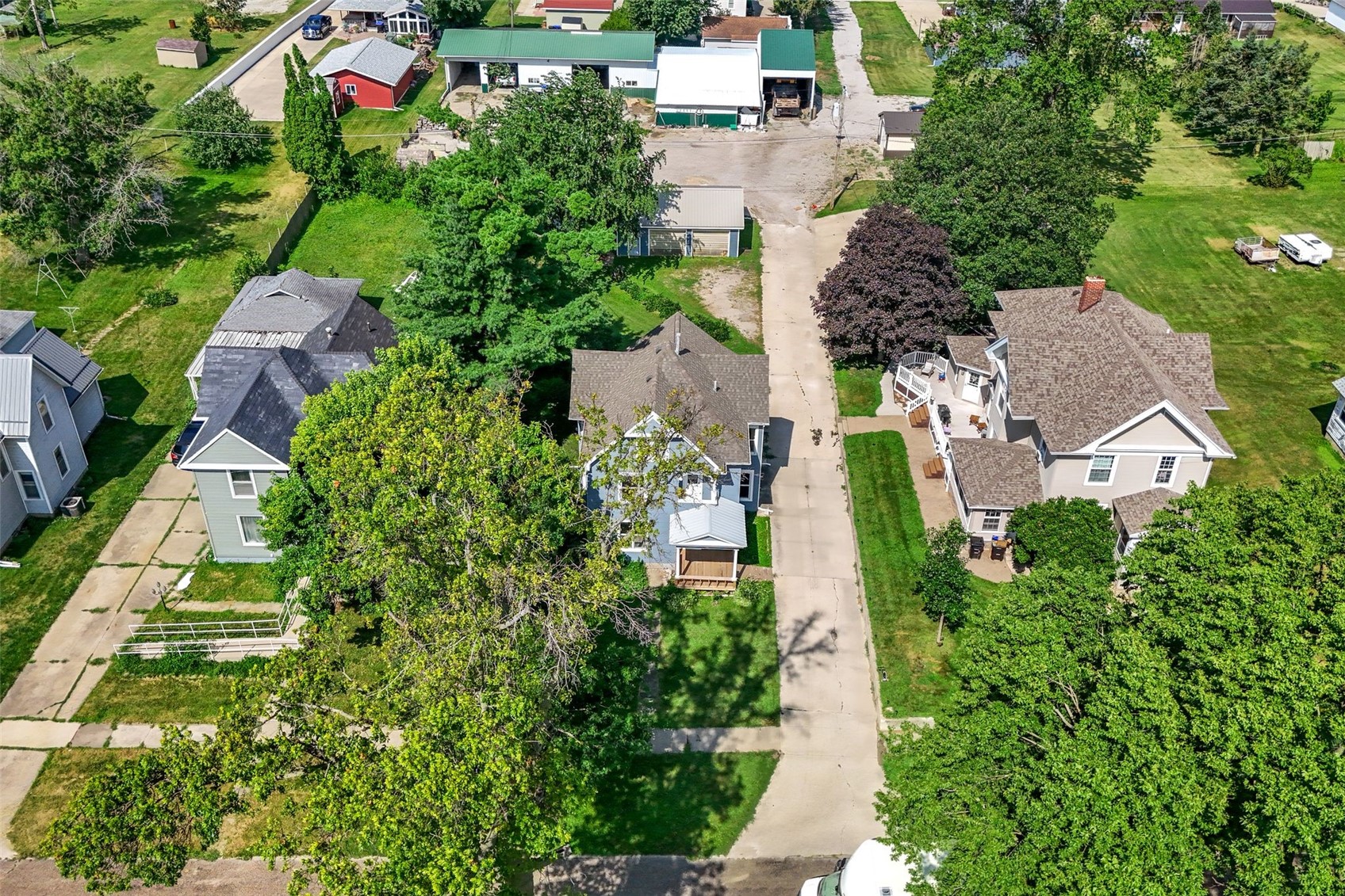 1806 8th Avenue Belle Plaine IA 52208
