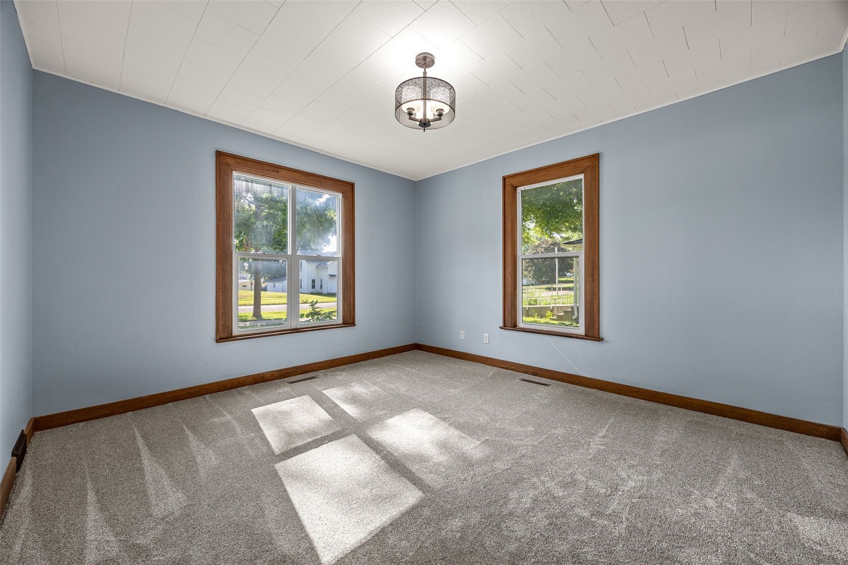 1806 8th Avenue Belle Plaine IA 52208