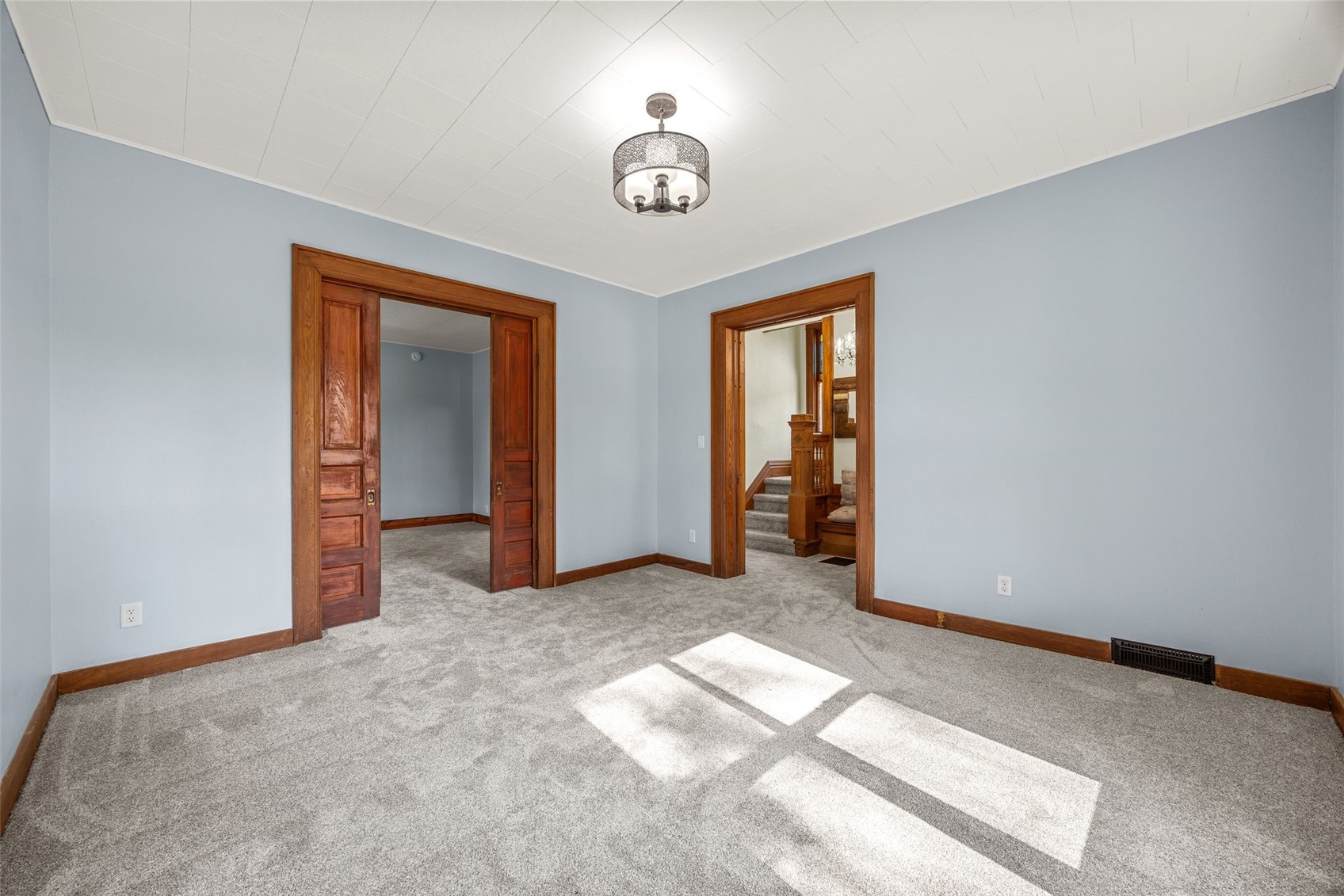 1806 8th Avenue Belle Plaine IA 52208