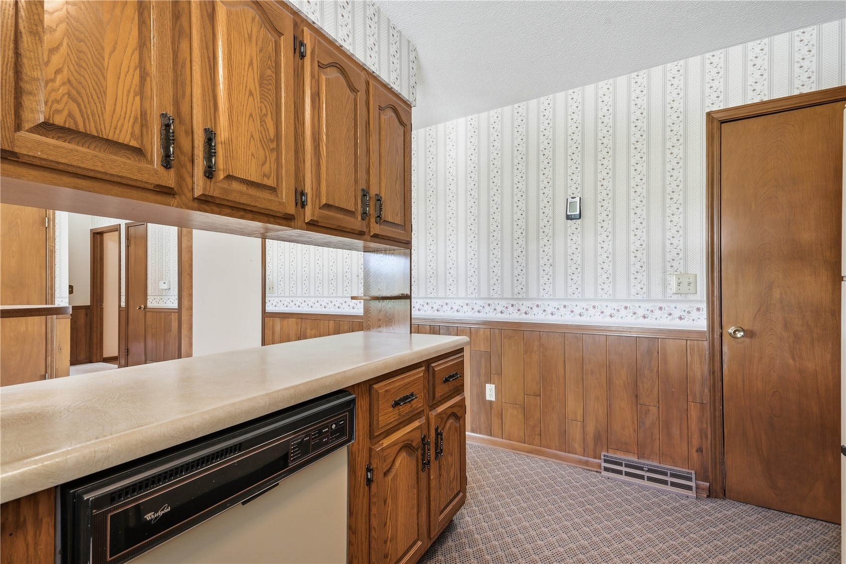 203 N Mcnamara Drive Anamosa IA 52205