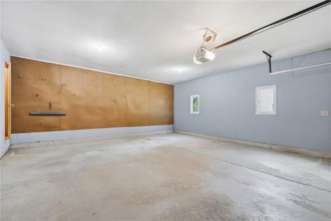 203 N Mcnamara Drive Anamosa IA 52205
