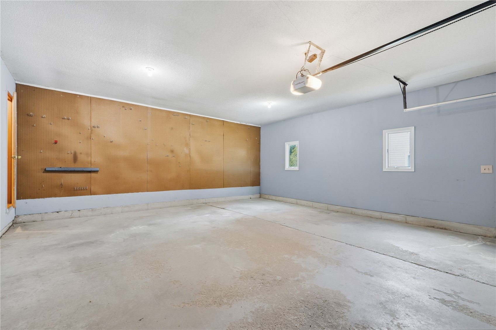 203 N Mcnamara Drive Anamosa IA 52205