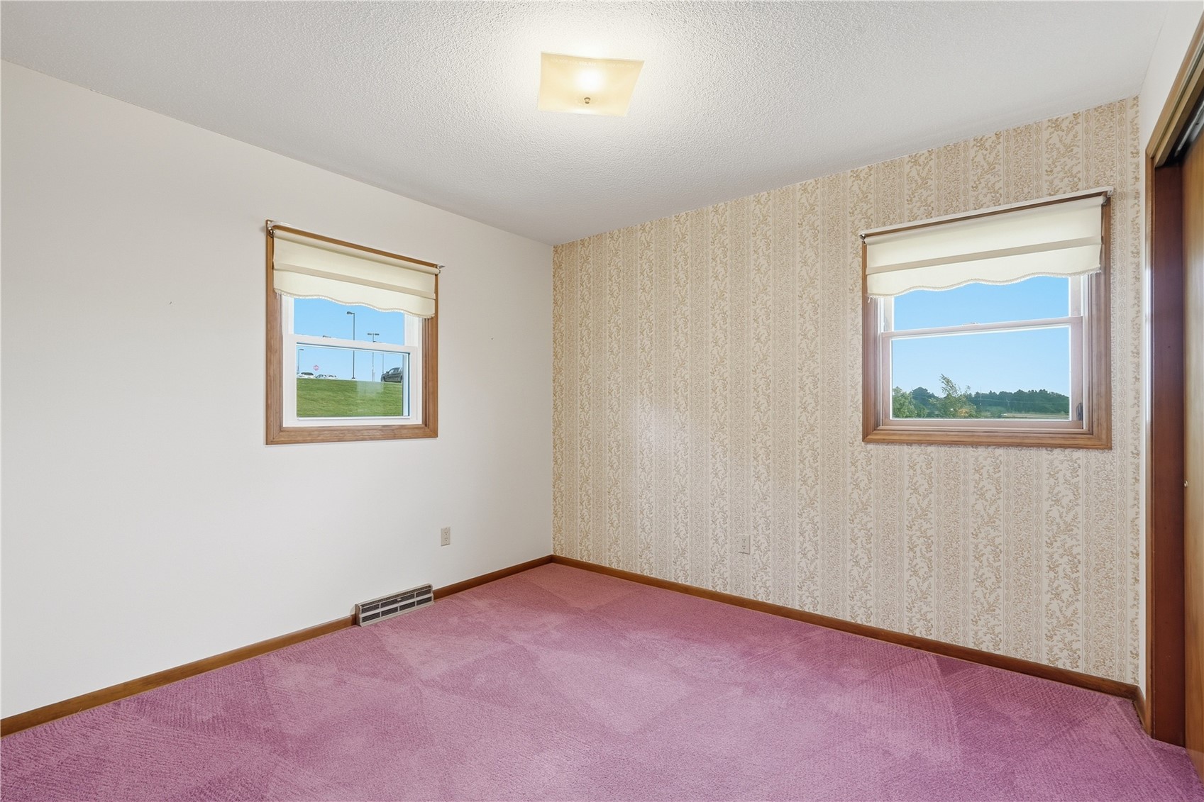 203 N Mcnamara Drive Anamosa IA 52205