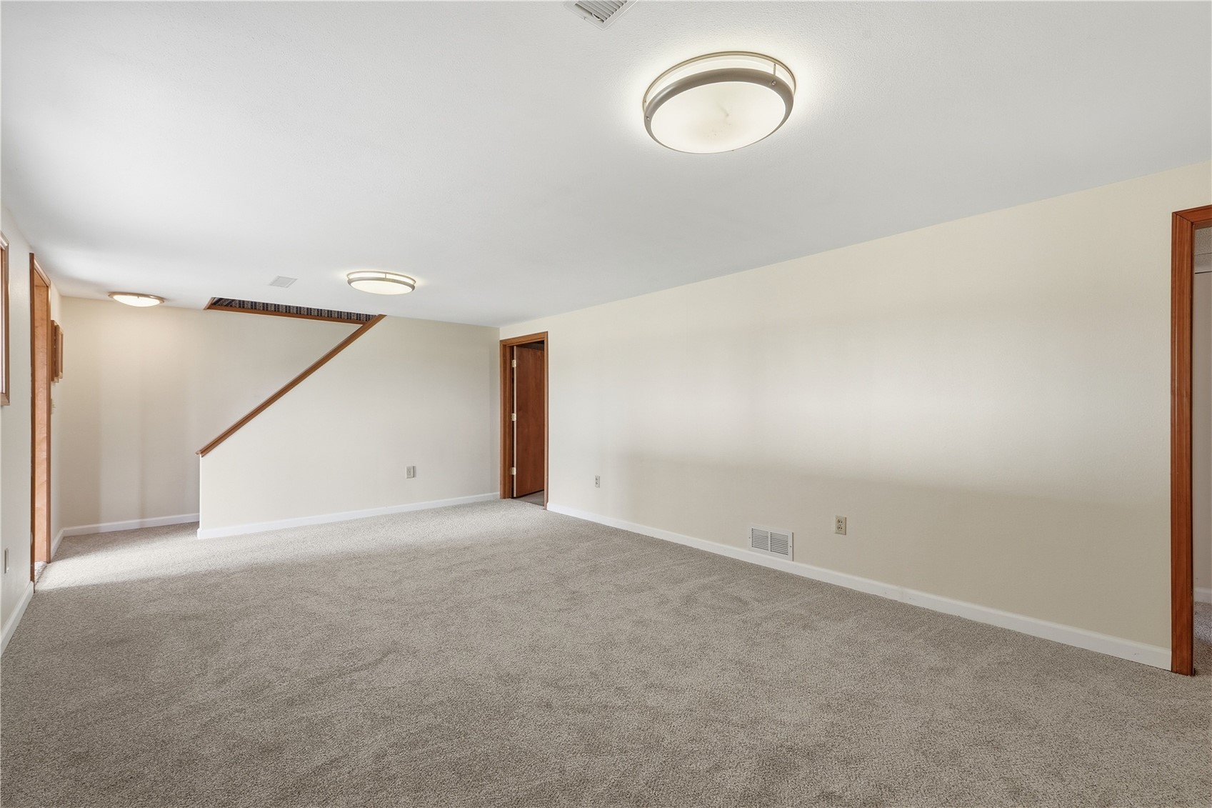 203 N Mcnamara Drive Anamosa IA 52205