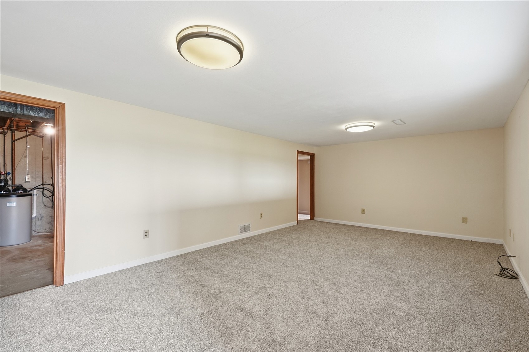 203 N Mcnamara Drive Anamosa IA 52205