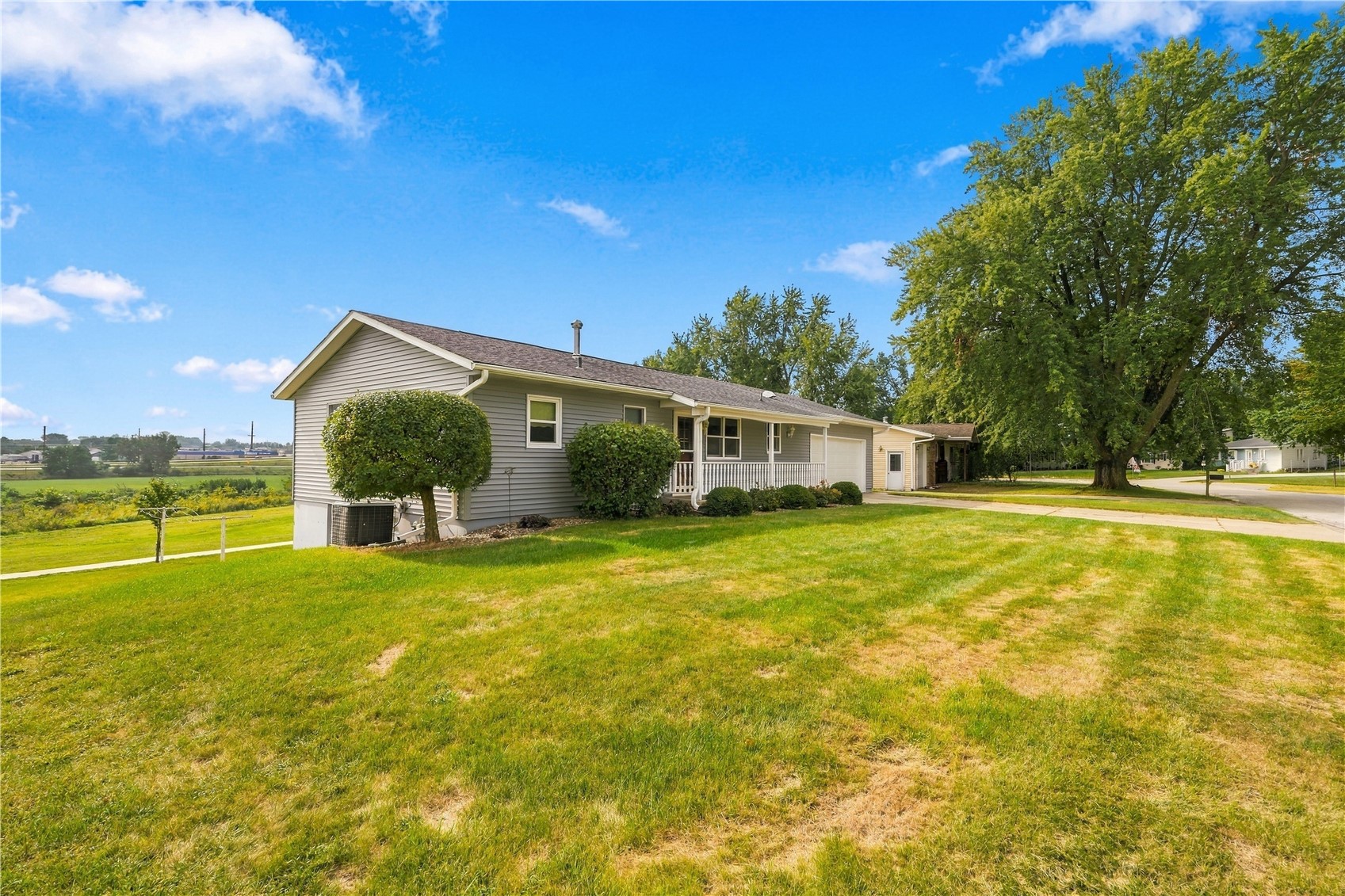 203 N Mcnamara Drive Anamosa IA 52205
