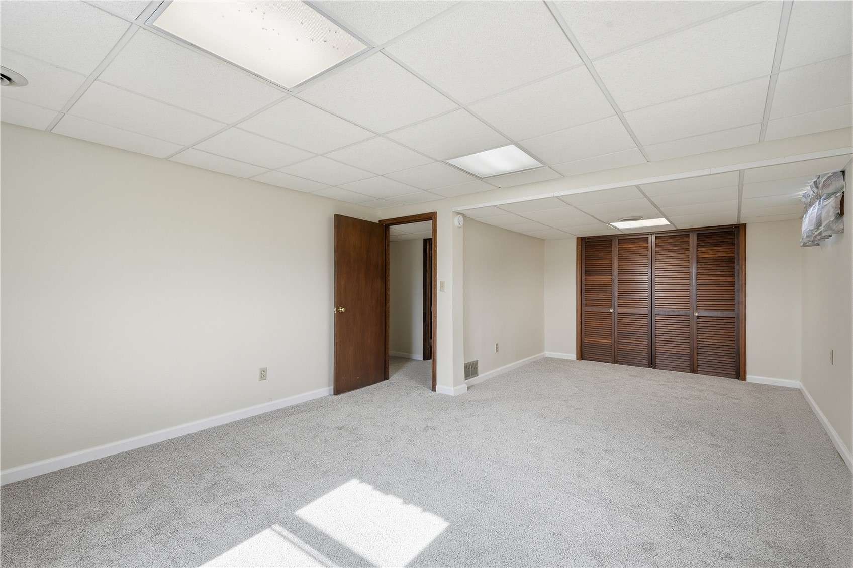 203 N Mcnamara Drive Anamosa IA 52205
