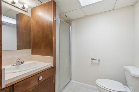 203 N Mcnamara Drive Anamosa IA 52205