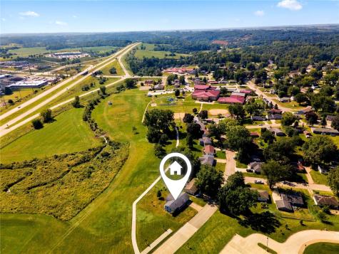 203 N Mcnamara Drive Anamosa IA 52205