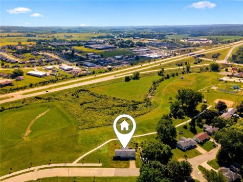 203 N Mcnamara Drive Anamosa IA 52205