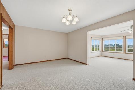 203 N Mcnamara Drive Anamosa IA 52205