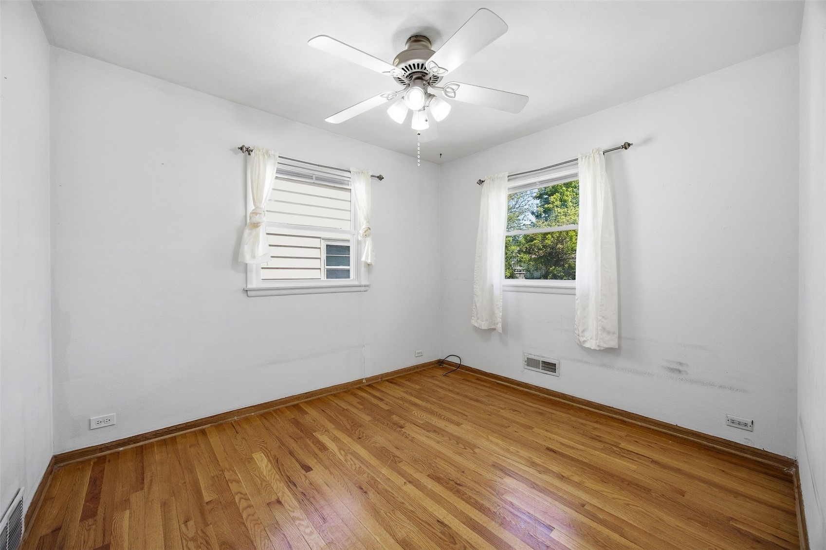 2906 Russell Drive NE Cedar Rapids IA 52402