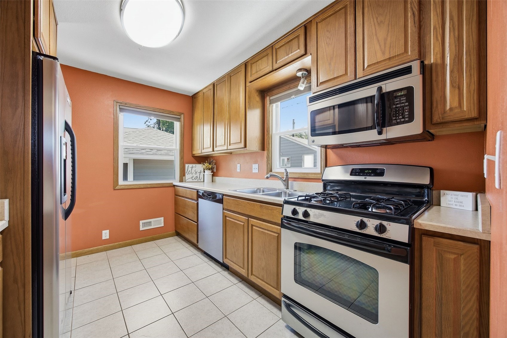2906 Russell Drive NE Cedar Rapids IA 52402