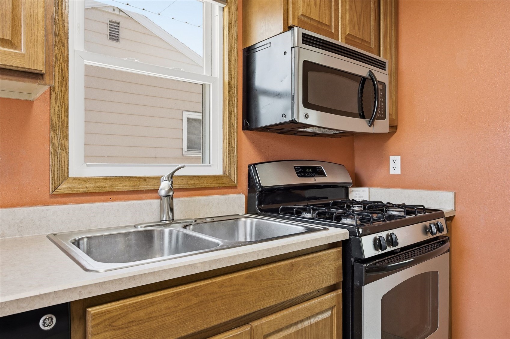 2906 Russell Drive NE Cedar Rapids IA 52402