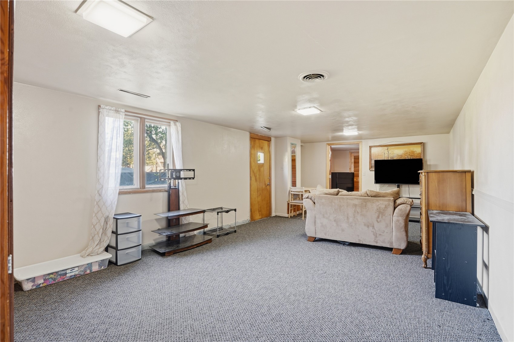210 N 3 Street Hazleton IA 50641