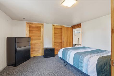 210 N 3 Street Hazleton IA 50641