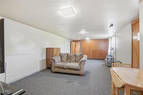 210 N 3 Street Hazleton IA 50641