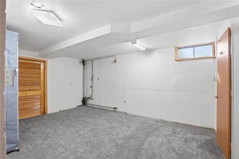 210 N 3 Street Hazleton IA 50641