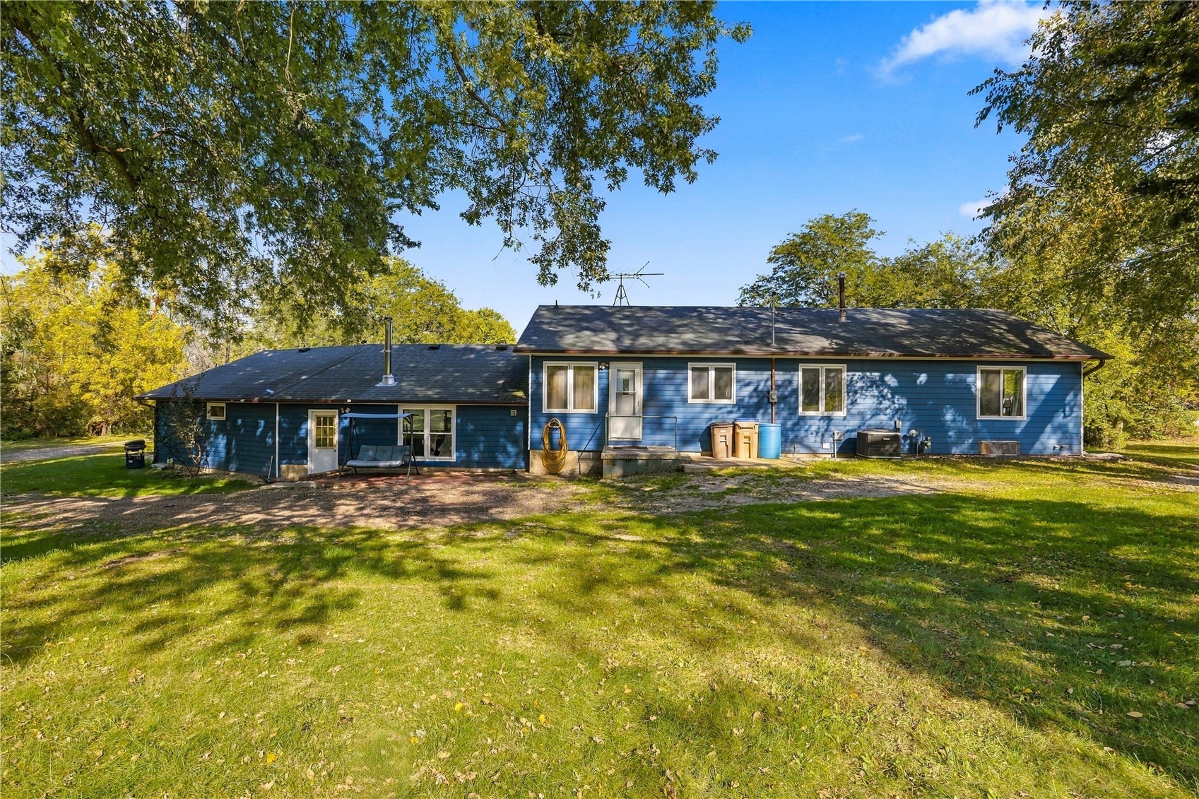 210 N 3 Street Hazleton IA 50641