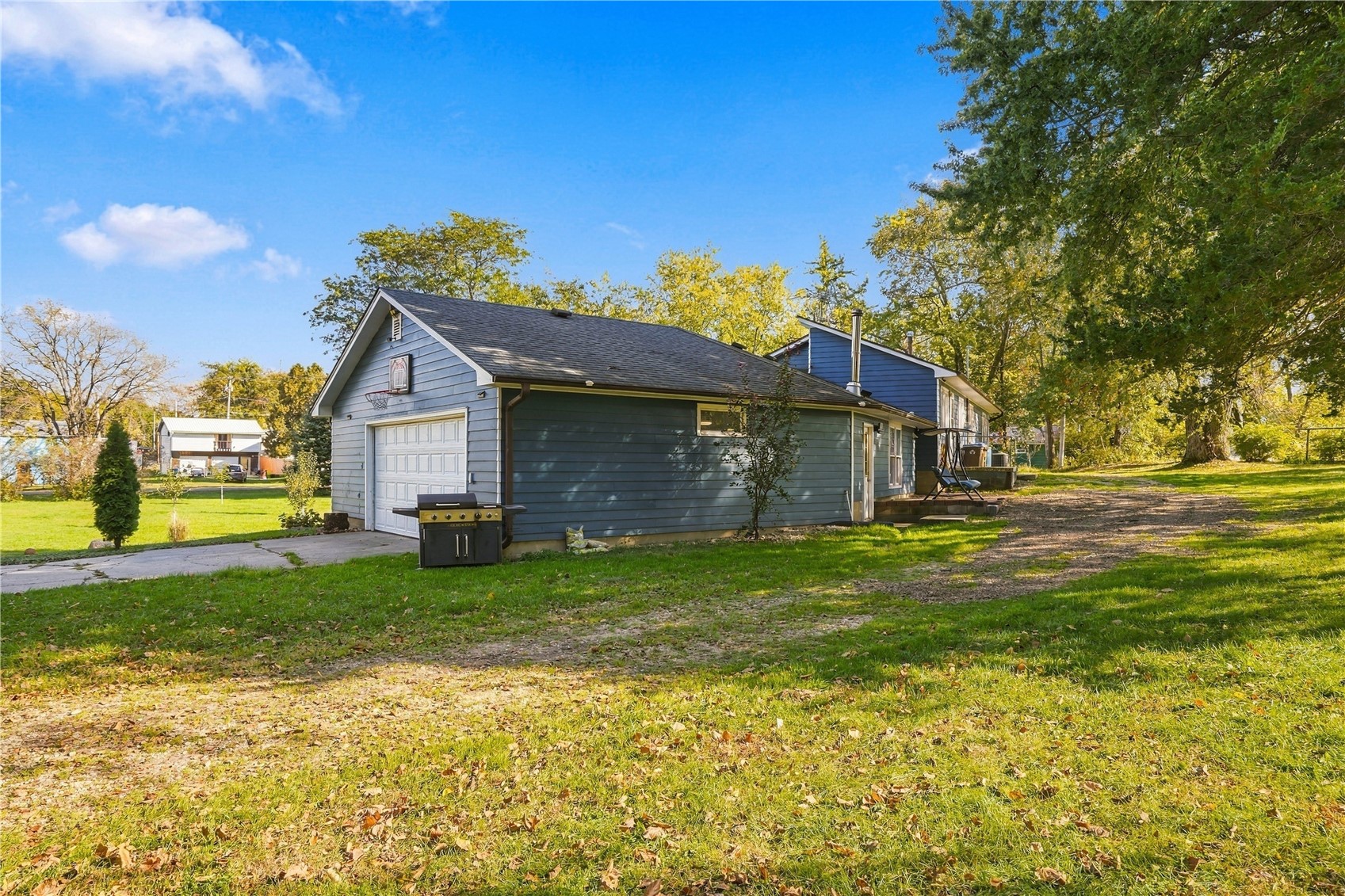 210 N 3 Street Hazleton IA 50641