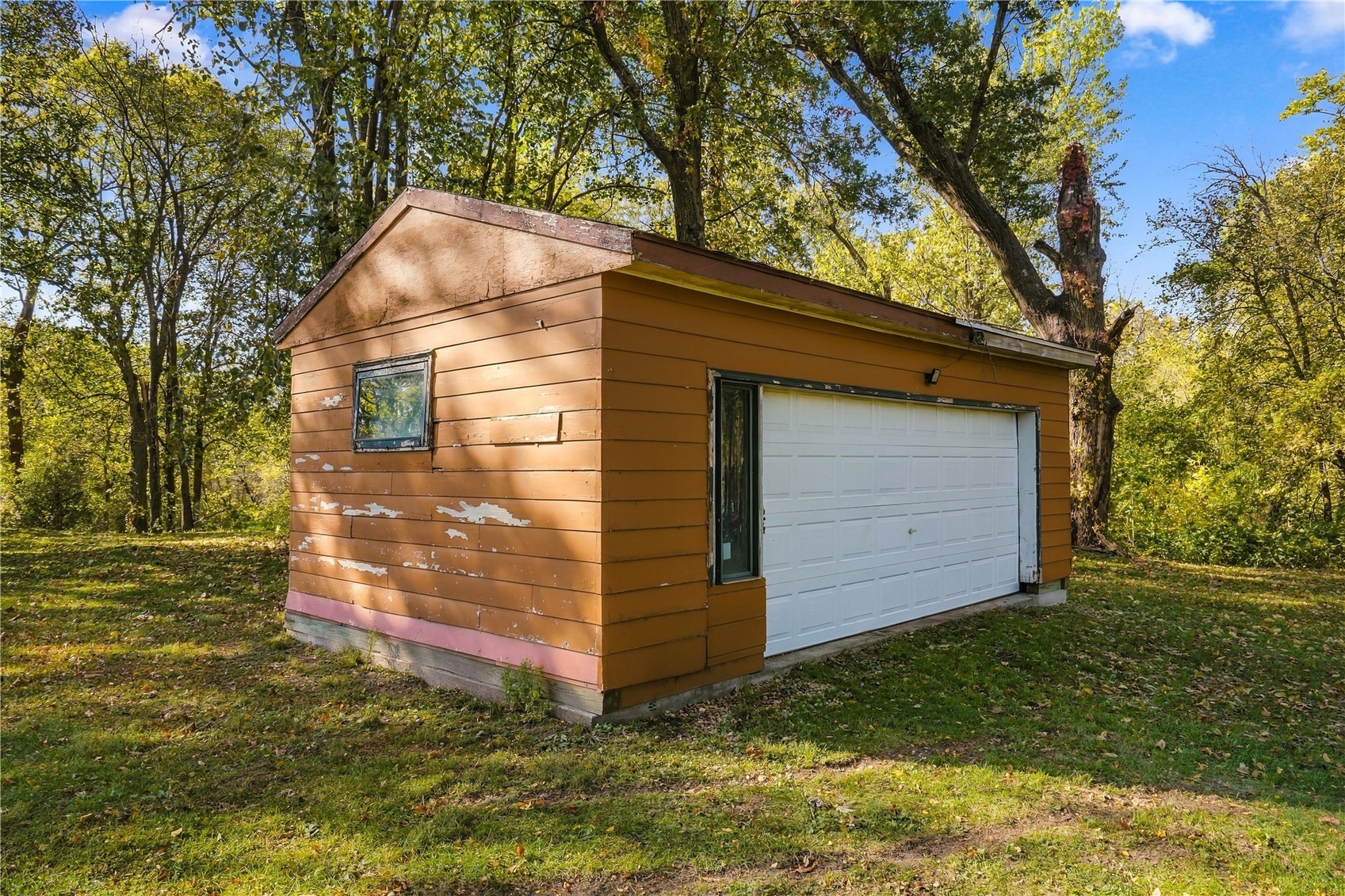 210 N 3 Street Hazleton IA 50641